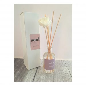 Reed diffuser with flower stick